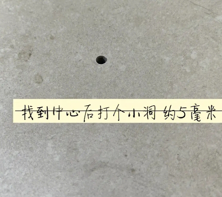 河南瓷砖空鼓维修公司专业解答在瓷砖铺贴过程中，如果砂料搅拌不均匀，将会带来以下问题